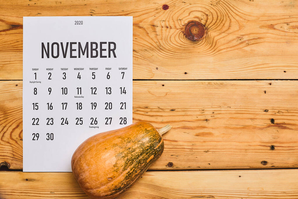Calendrier mensuel de novembre 2020 sur le bois - Photo, image