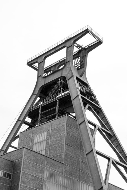 Toit historique du bâtiment allemand d'extraction de charbon. Stock photo libre de droits. - Photo, image