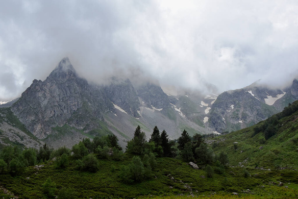 Dense fog in the Caucasus mountains - Foto, immagini