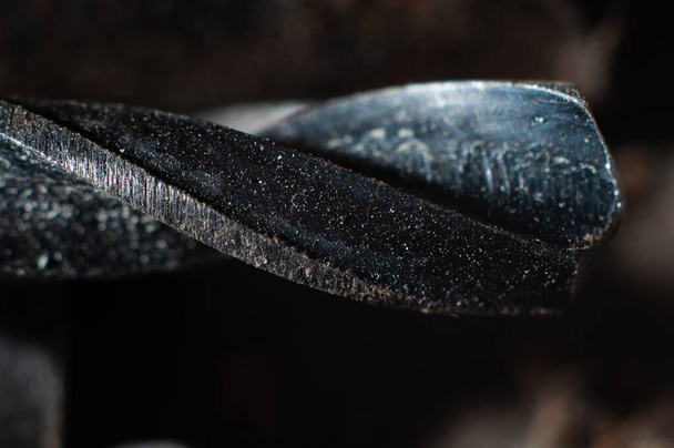 A textura do metal em uma broca afiada, tiro macro
 - Foto, Imagem