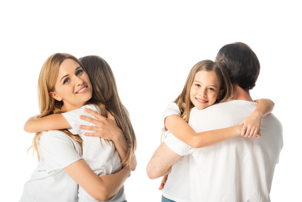 Collage von Tochter umarmt Mutter und Vater isoliert auf Weiß - Foto, Bild