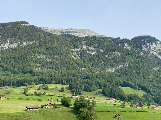 İsviçre 'nin Pilatus sıradağlarında Matthorn' un Alpnach, Obwalden Kantonu (Kanton Obwalden, Schweiz) - Fotoğraf, Görsel