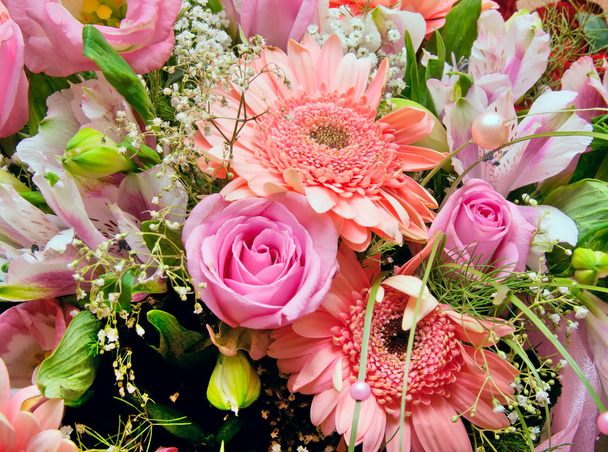 hatalmas csokor különböző rózsaszín virágok - Fotó, kép