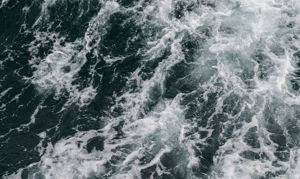 Ocean waves caused by tourist boats - Valokuva, kuva