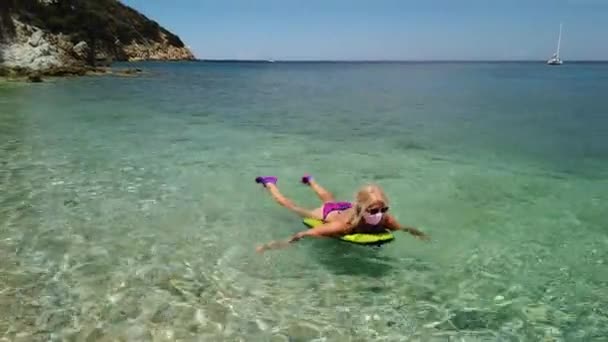 Beach swimming with Covid-19 - Footage, Video
