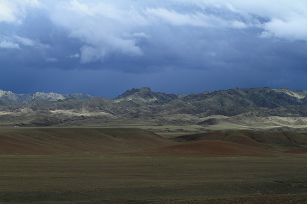 Сезон дождей в монгольском пейзаже
 - Фото, изображение