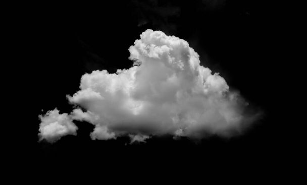 Белые облака, изолированные на черной спине - Фото, изображение