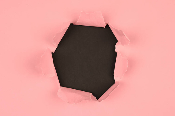 Rózsaszín könnypapír, feketén. Kiváló minőségű fénykép - Fotó, kép
