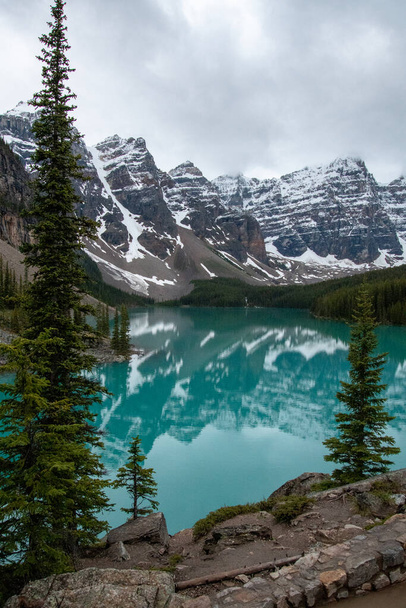 Фото озера Морейн и десяти вершин. Банф Национальный парк AB Канада
      - Фото, изображение