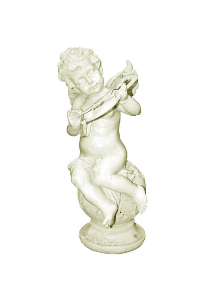Posąg małe aniołki Kupidyn Izolacja na białym tle. - Zdjęcie, obraz