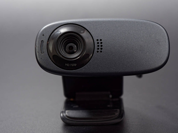 Hasarlı makas kablosu olan webcam. kişisel alan yok takip 2020 - Fotoğraf, Görsel