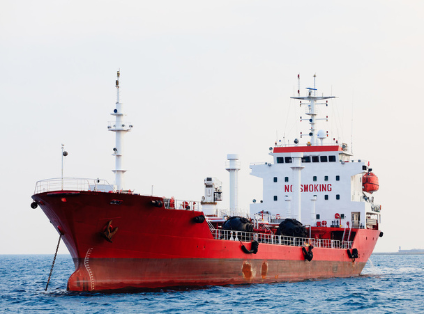 червоний танкер
 - Фото, зображення
