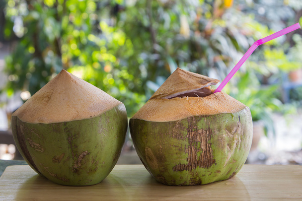 ココナッツ水の飲み物 - 写真・画像
