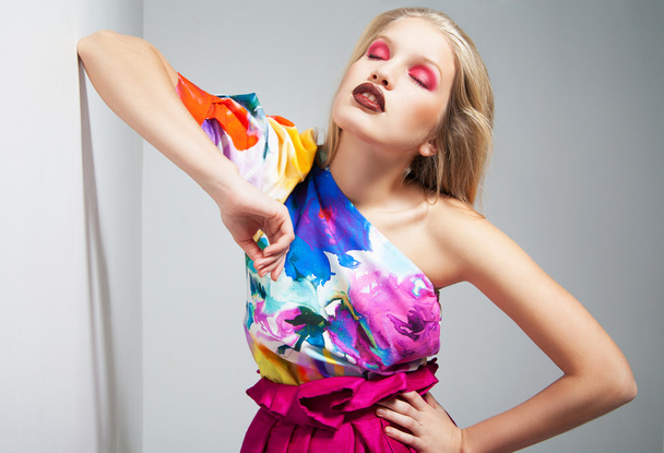 Girl Portrait with Vivid Makeup - Foto, Imagen