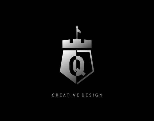 Q Lettre Silver Shield Icône. Spave négatif Forme élégante du bouclier Kingdom Logo Design. - Vecteur, image