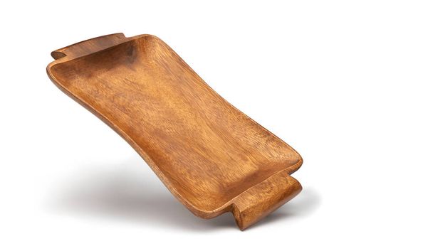 白に隔離された朝食のための木製のトレイ。あなたのデザインのために飛んで木製のトレイの概念。食品コンセプトのための木製キッチン用品. - 写真・画像