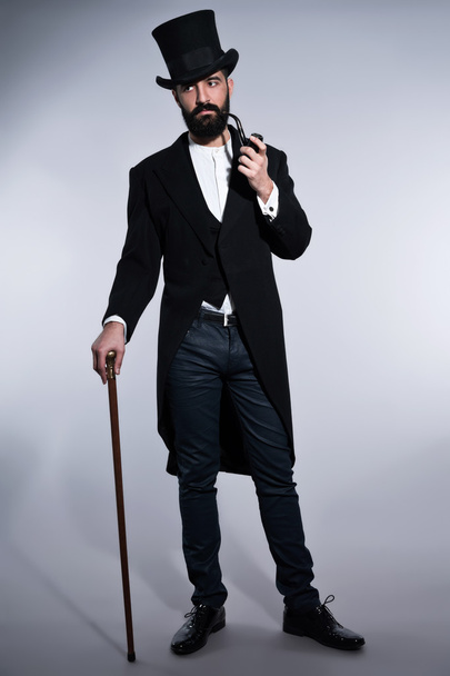 retro csípő 1900 divat férfi fekete haja és szakálla. wearin - Fotó, kép