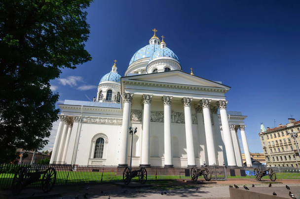 Kathedrale der Heiligen lebenspendenden Dreifaltigkeit des Ismailowski-Regiments, St. Petersburg, Russland. - Foto, Bild