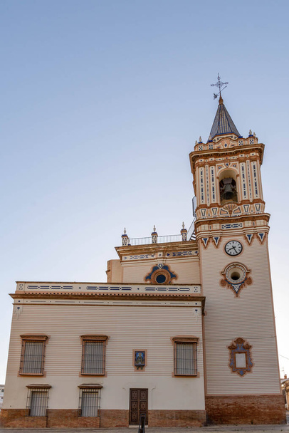 San Pedro Apostol 'un daha büyük bir cemaati. Huelva şehrindeki en eski tapınak. Endülüs, İspanya. - Fotoğraf, Görsel