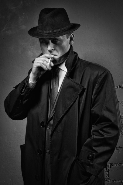 Detective smokes - Фото, изображение