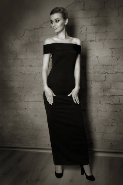 Film noir. Retro styled fashion portrait of a woman. - Fotoğraf, Görsel