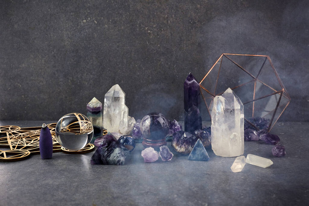 Crystals for healing, fortune telling and astrologhy on dark background. Esoteric and life coaching concept. - Fotoğraf, Görsel