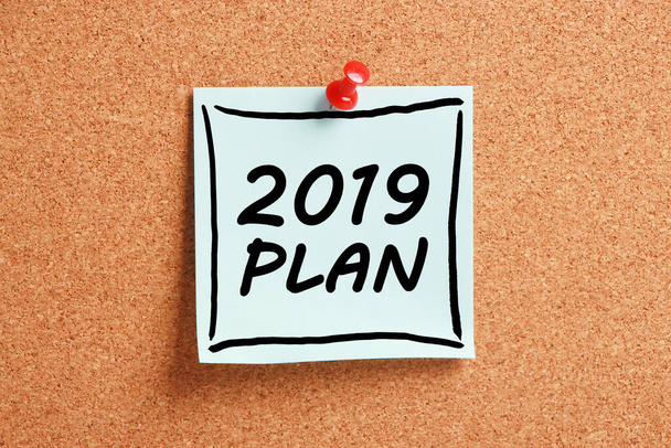 2019 Plan concept on the sticky note paper. - Zdjęcie, obraz