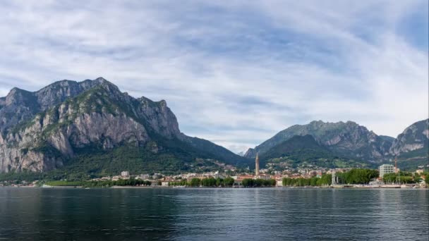 Panorama des Lecco-Sees von der Malgrate-Seite, Zeitraffer 4k, Italien - Filmmaterial, Video