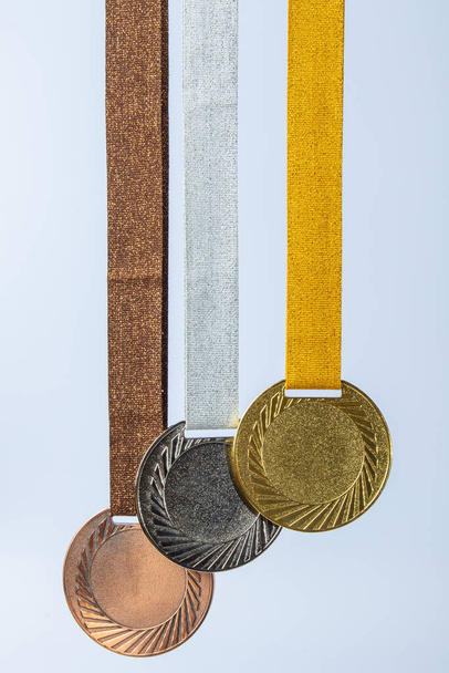 Medaglia d'oro, medaglia d'argento e medaglia di bronzo concetto per vincere o di successo - Foto, immagini