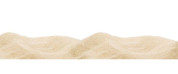 Close up panorama hromada písečné duny izolované na bílém pozadí - Fotografie, Obrázek