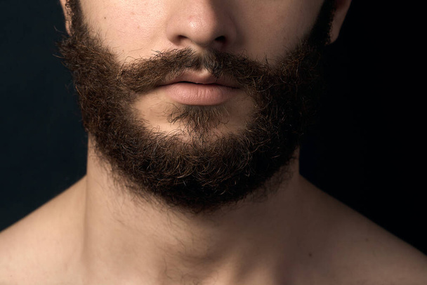 Barba, barbilla masculina de cerca. Desordenado sin afeitar
. - Foto, imagen