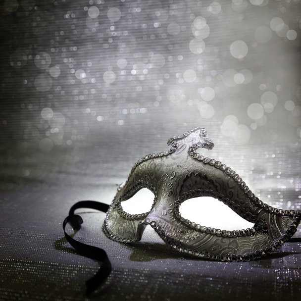 Вінтажна венеціанська карнавальна маска
 - Фото, зображення