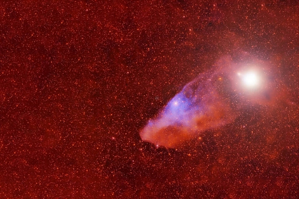 Nebulosa spaziale rossa. Elementi di questa immagine sono stati forniti dalla NASA. Foto di alta qualità - Foto, immagini