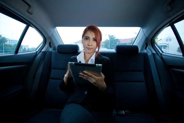 woman using tablet - Fotografie, Obrázek