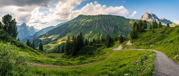 Randonnée fantastique dans les magnifiques monts Lechquellen - Warth-Schrocken - Bregenzerwald dans le Vorarlberg - Photo, image
