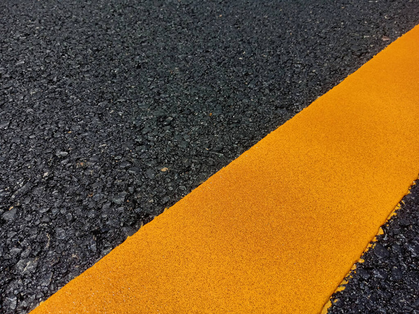Color amarillo de la línea de tráfico Para la seguridad de viajar - Foto, Imagen