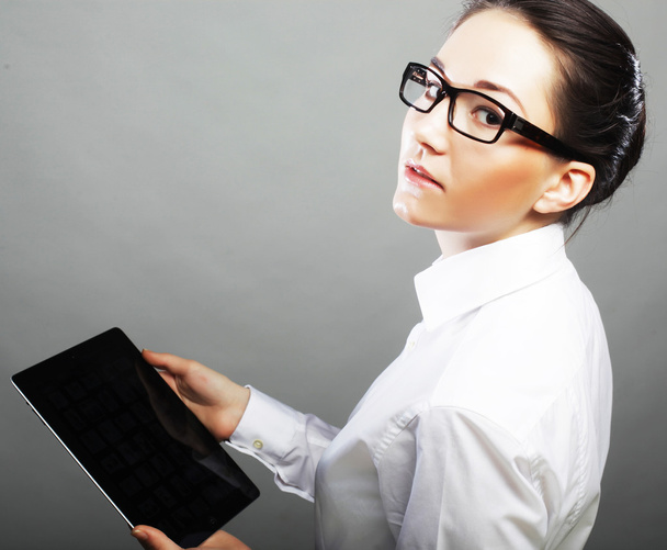Portrait of a young businesswoman using tablet - Zdjęcie, obraz