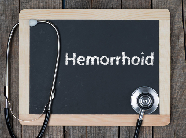 Μαυροπίνακας με την λέξη hemorrhoid και στηθοσκόπιο - Φωτογραφία, εικόνα