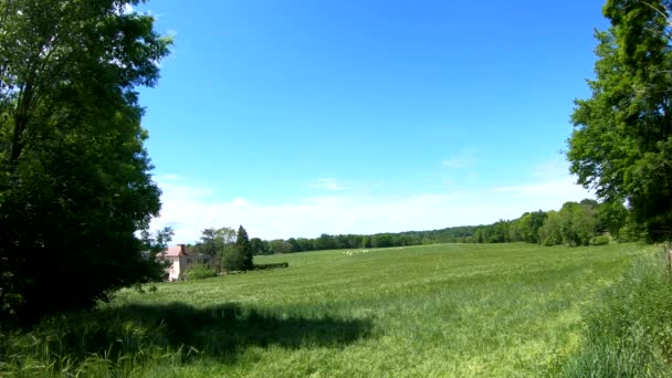 näkymä pelloille Ranskan maaseudulla - Materiaali, video