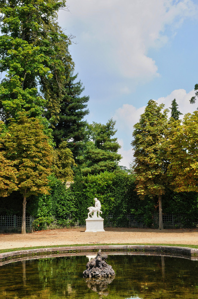 сад Большого Трианона в поместье Марии-Антуанетты
 - Фото, изображение