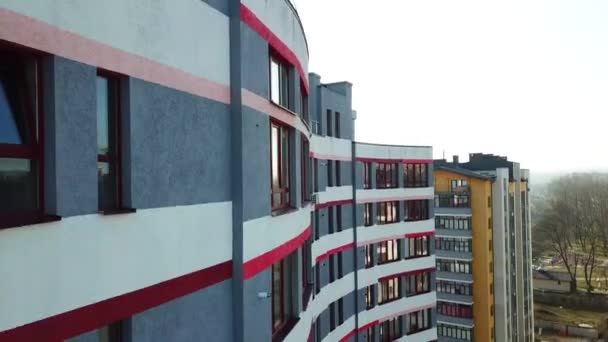 Εναέρια drone βίντεο του νέου κτιρίου κατοικιών. - Πλάνα, βίντεο