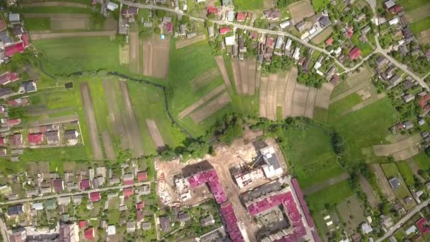 Vista aérea superior del área de residencia en una ciudad. - Metraje, vídeo