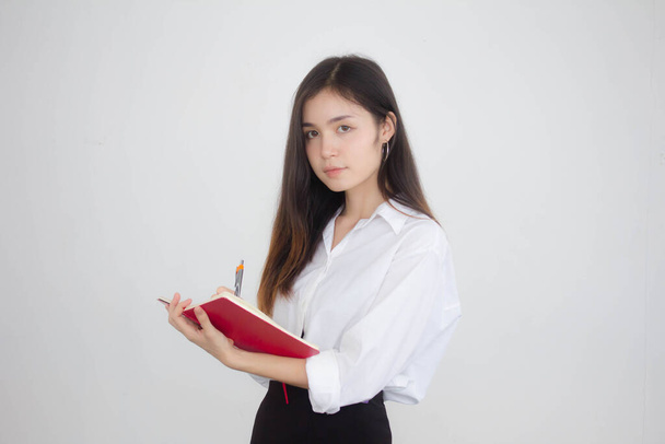 white, shirt, red, reading, book, read, knowledge, holding, adult, college, student, university, education, learn, Generation Y, Hipster, relax, happy, lifestyle, leisure, people, female, asia, girl, caucasian, cute, thai, lady, women, young, person, - Foto, Imagen