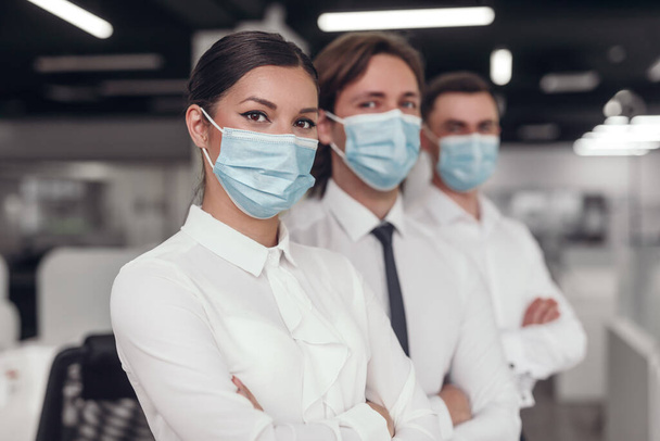 Businesswoman and team during quarantine - Zdjęcie, obraz