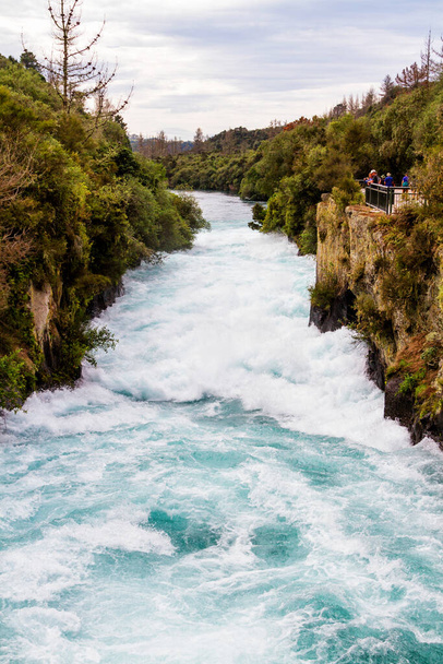 Wodospad Huka niedaleko Taupo, Nowa Zelandia - Zdjęcie, obraz