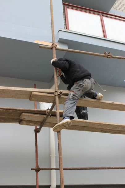 İnşaat İşçileri tırmanıyor 2 iskele - Fotoğraf, Görsel