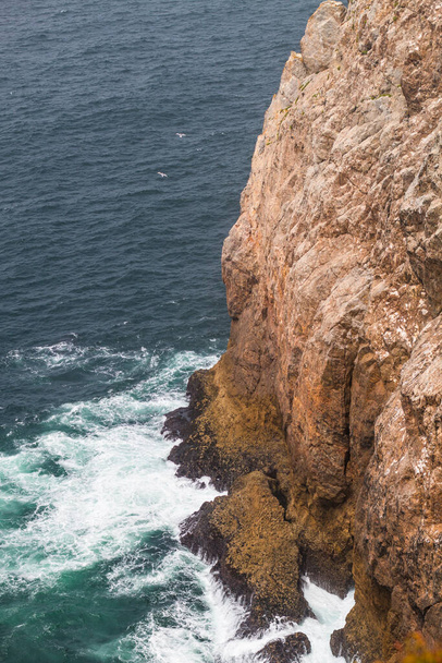 Cap Saint-Vincent est en avance sur la terre dans la municipalité de vila do Bispo, dans l'Algarve, sud du Portugal. C'est le point le plus au sud-ouest du Portugal et de l'Europe continentale. - Photo, image