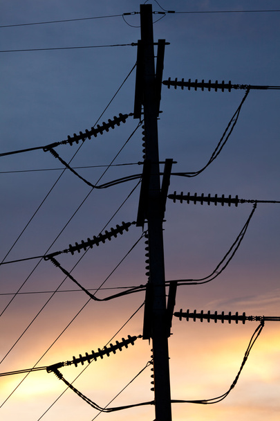 Електричні полюс з Nice сутінки небо - Фото, зображення