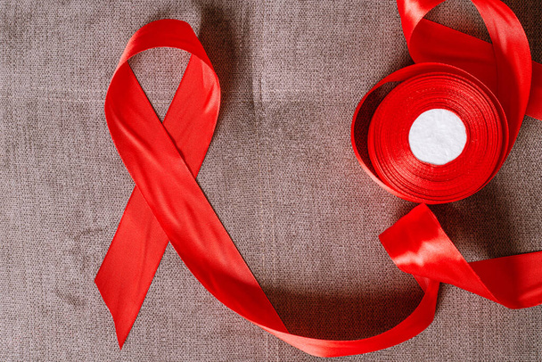 Journée internationale du sida, Ruban rouge avec Babina 1er décembre - Photo, image