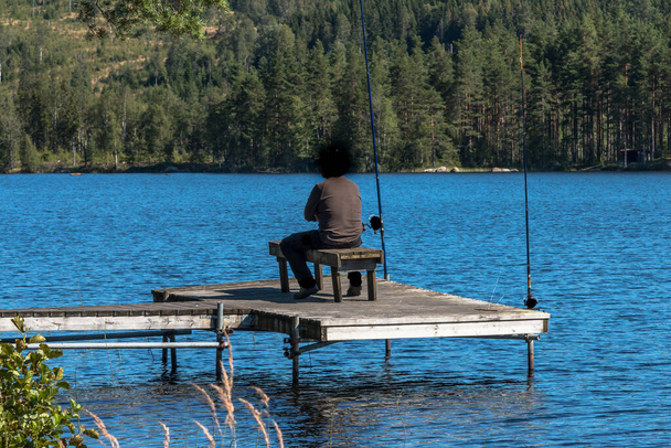 Suecia / día de verano en un lago solitario
 - Foto, Imagen